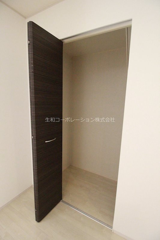 プレベール小路東 LDK　収納