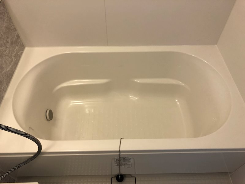 アムール京都仁王門 バスタブゆったり。循環式追焚機能付き。