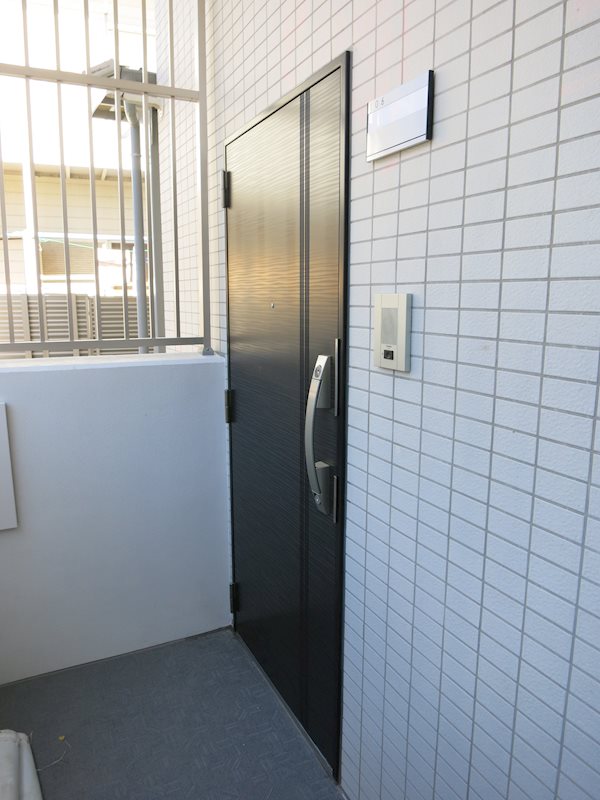 フローリッシュ プレイス 各戸玄関