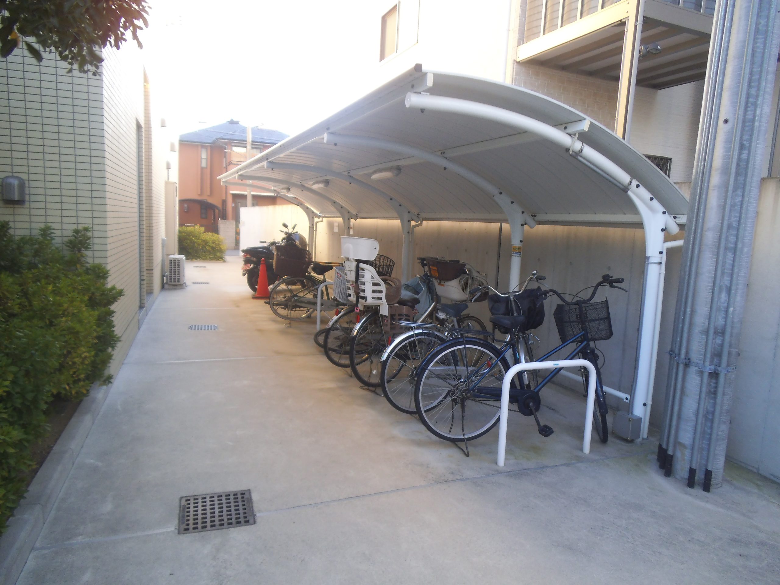 プレサント城東 駐輪場