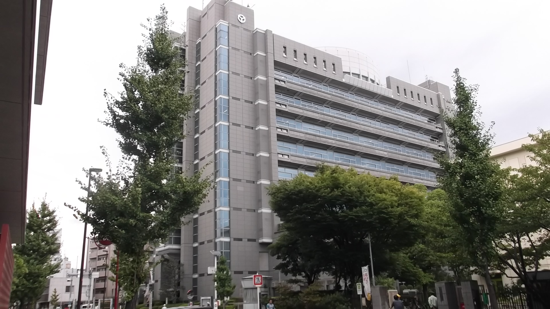 タウンコート咲佳映 役所：八尾市役所　622m