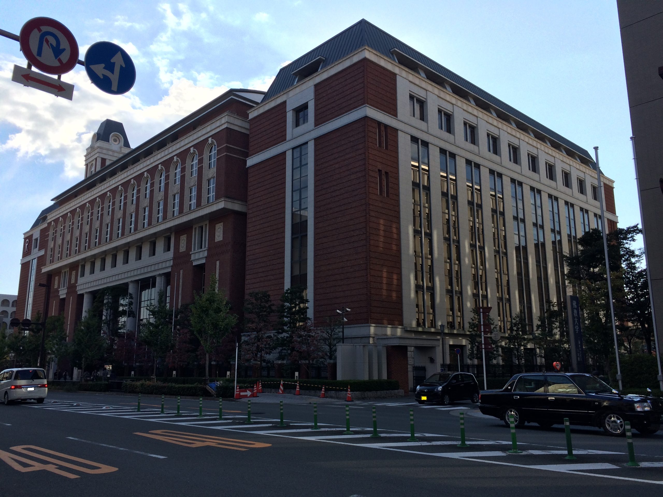 ジョイフルスクエア二条 大学・短大：立命館大学 朱雀ｷｬﾝﾊﾟｽ　405m