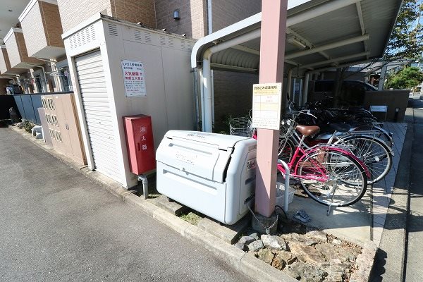 リファインド山越 ゴミ置き場