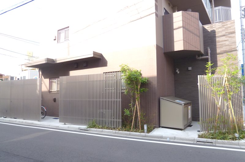 クレシェンテ梅月 現地写真（玄関）