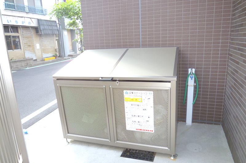 クレシェンテ梅月 現地写真（玄関）