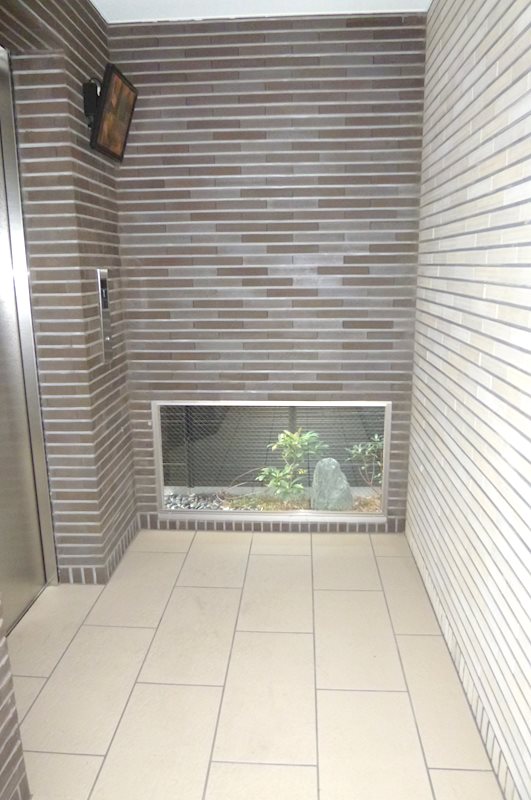 クレシェンテ梅月 現地写真（玄関）