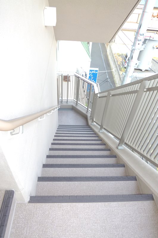 クレシェンテ梅月 現地写真（玄関）