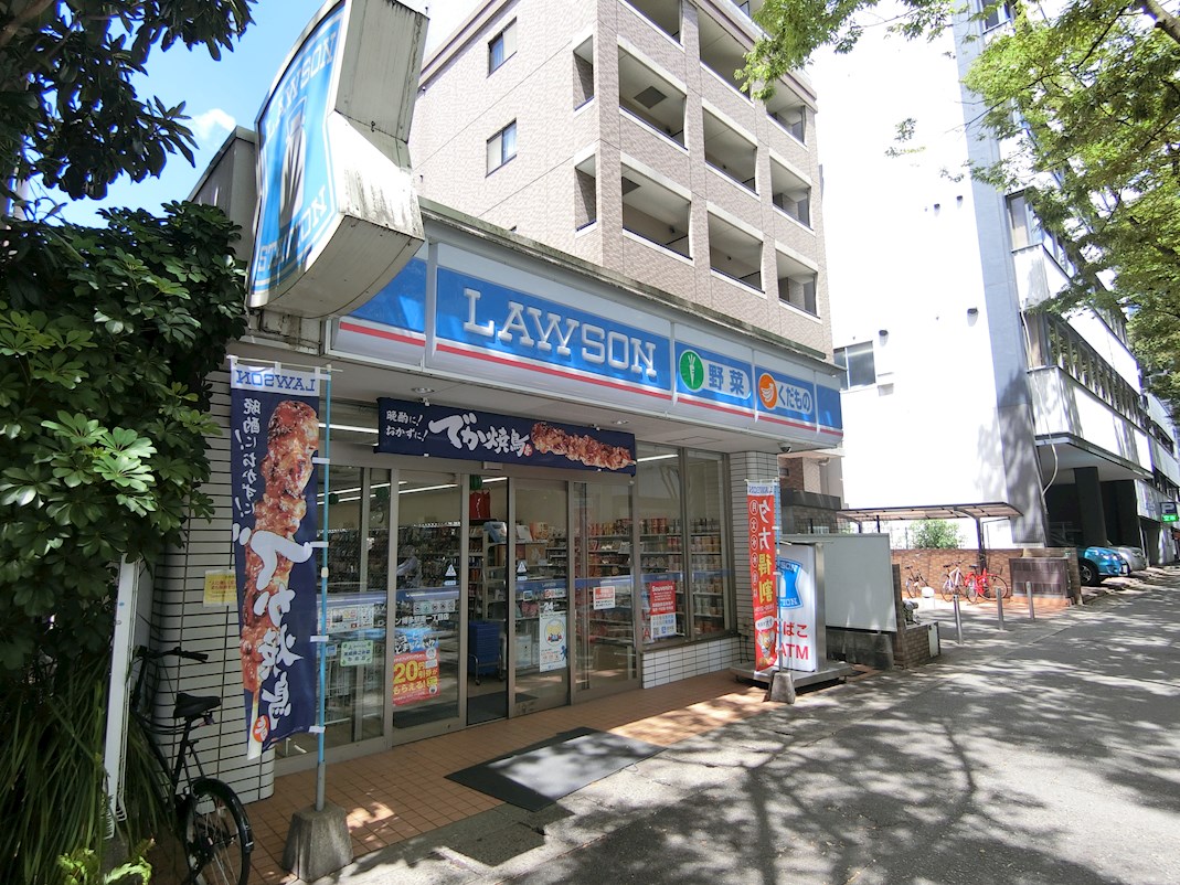 パルク博多駅南 コンビ二：ﾛｰｿﾝ 博多駅南一丁目店　384m　近隣