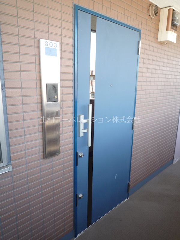 セレブリティーS ダブルロックの玄関