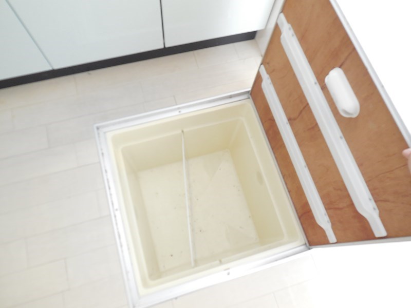 エターナル キッチン床下収納