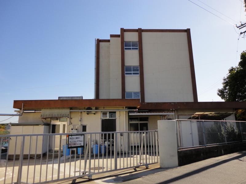 フェリクス八事表山 小学校：名古屋市立表山小学校　386m　近隣