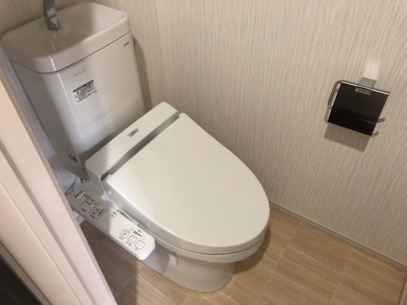 プレジール名西 温水専用便座