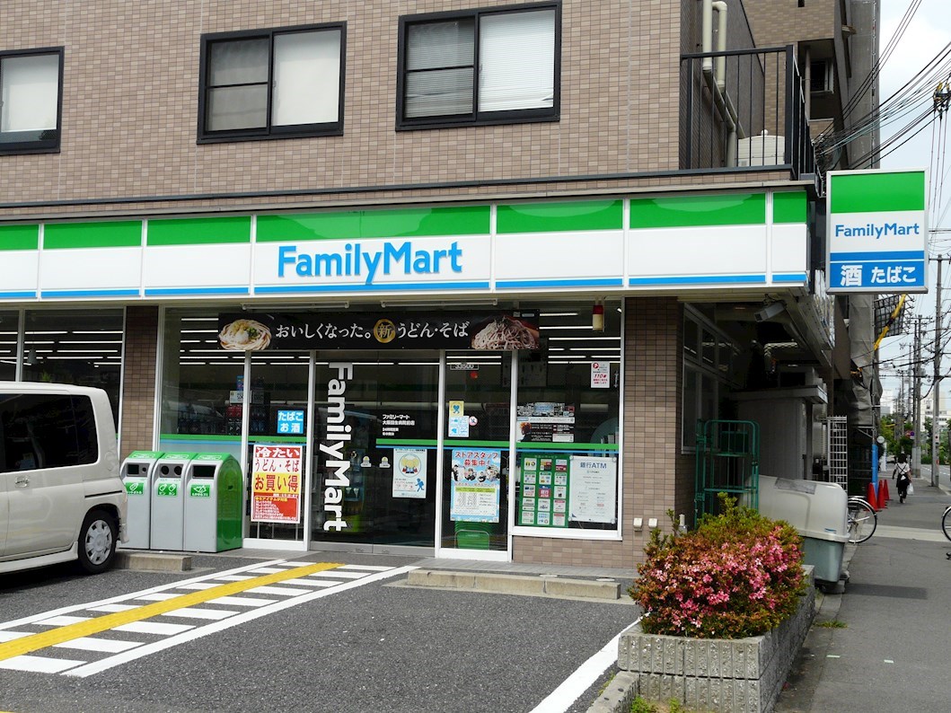 セイワパレス東三国駅前 コンビ二：ﾌｧﾐﾘｰﾏｰﾄ 淀川宮原店　430m