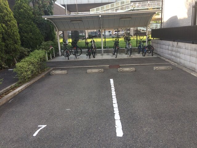 マ・メゾン魚崎 駐車場
