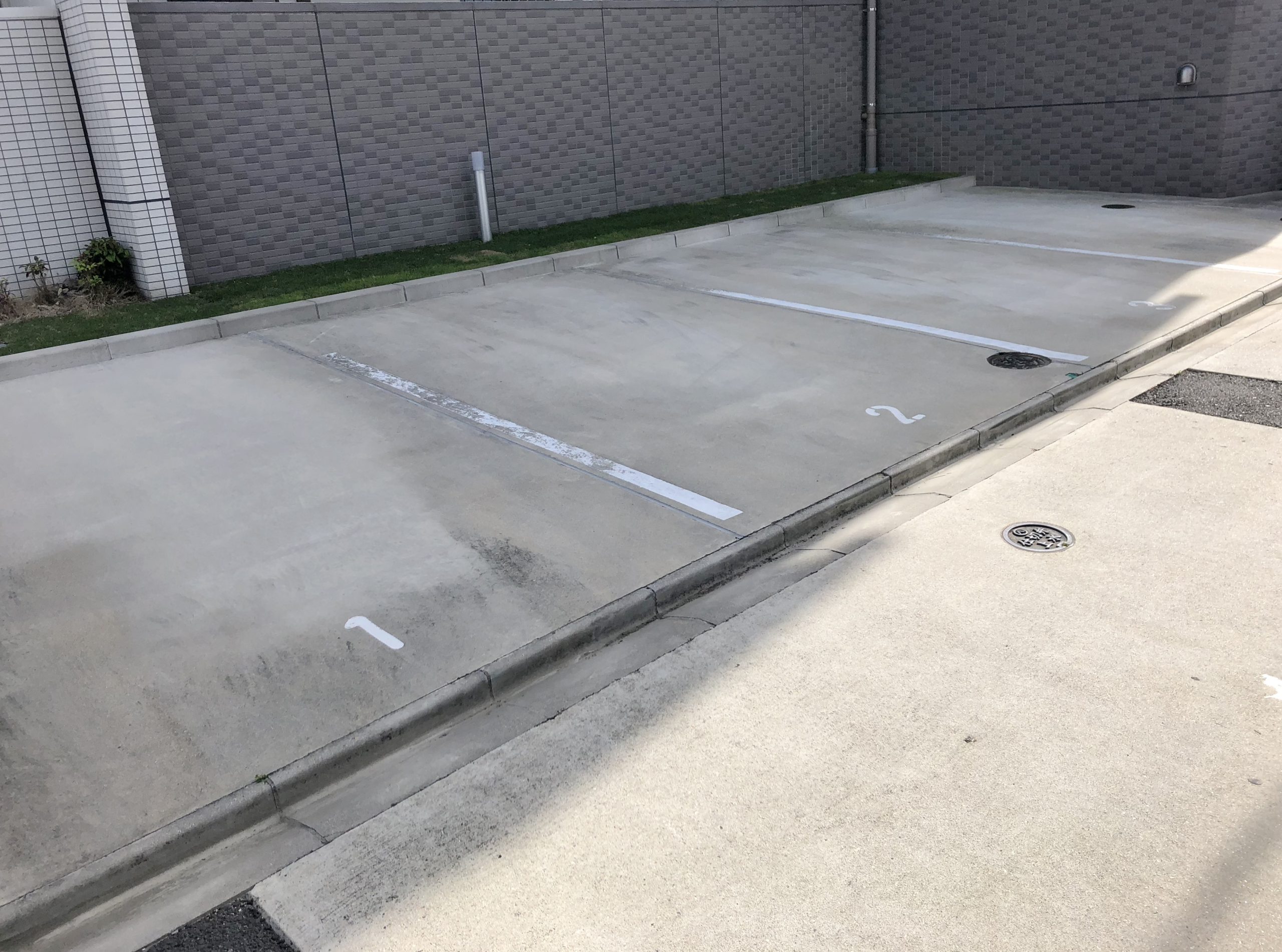 カザモデルノ 駐車場