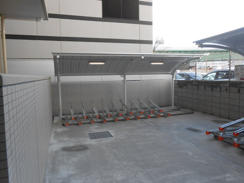 シュトルツ栄 駐輪場