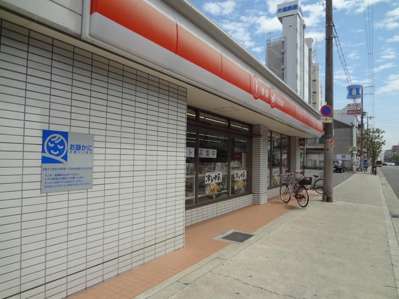 エクセレントフィールド コンビ二：ﾛｰｿﾝﾌﾟﾗｽ 鶴橋三丁目店　239m