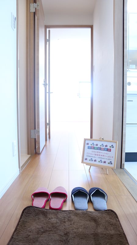 JASPER御堂筋本町 玄関から広がる空間。ジャスパでは素敵なお部屋がお客様をお待ちしております。