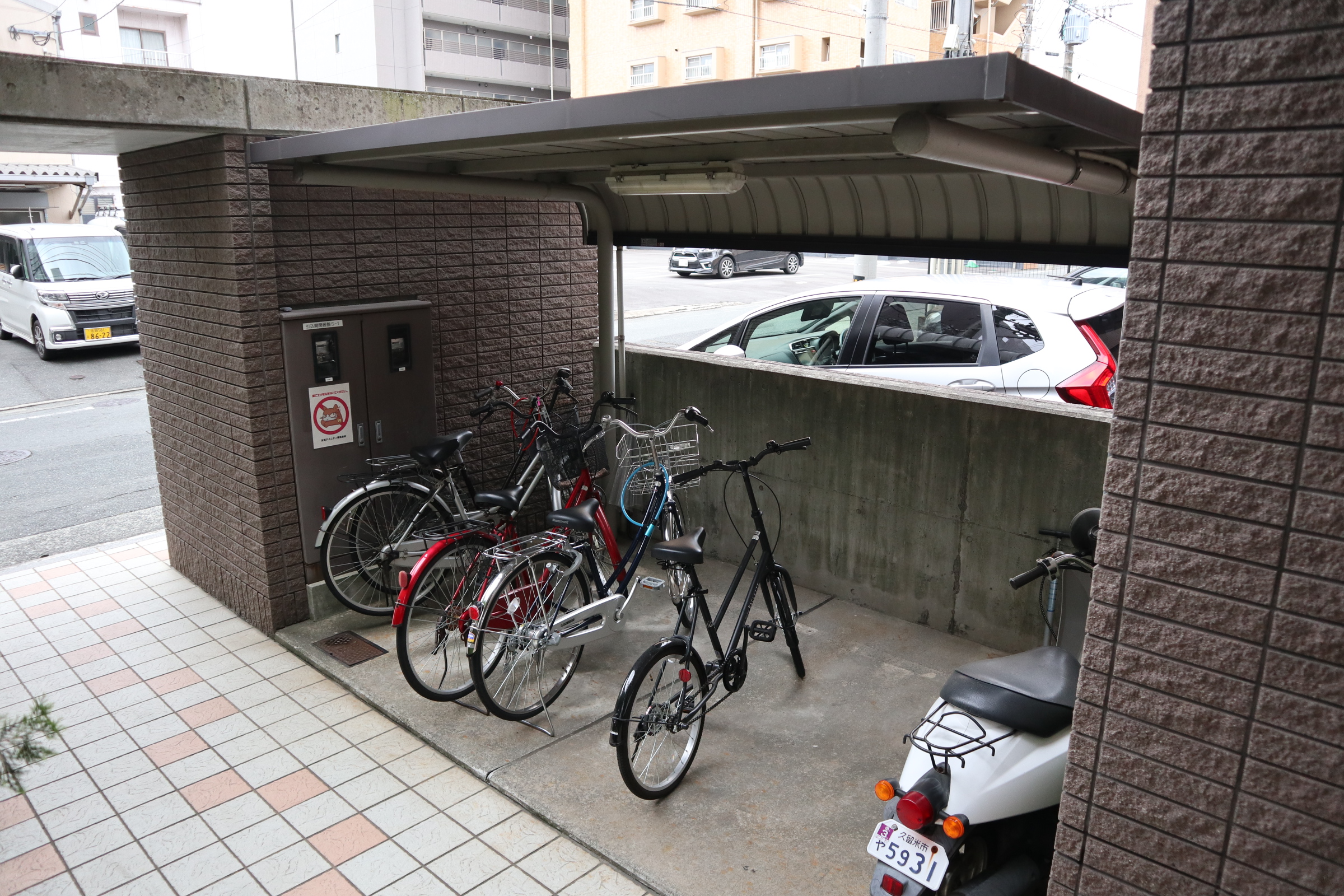 イーズガーデン中央 駐輪場