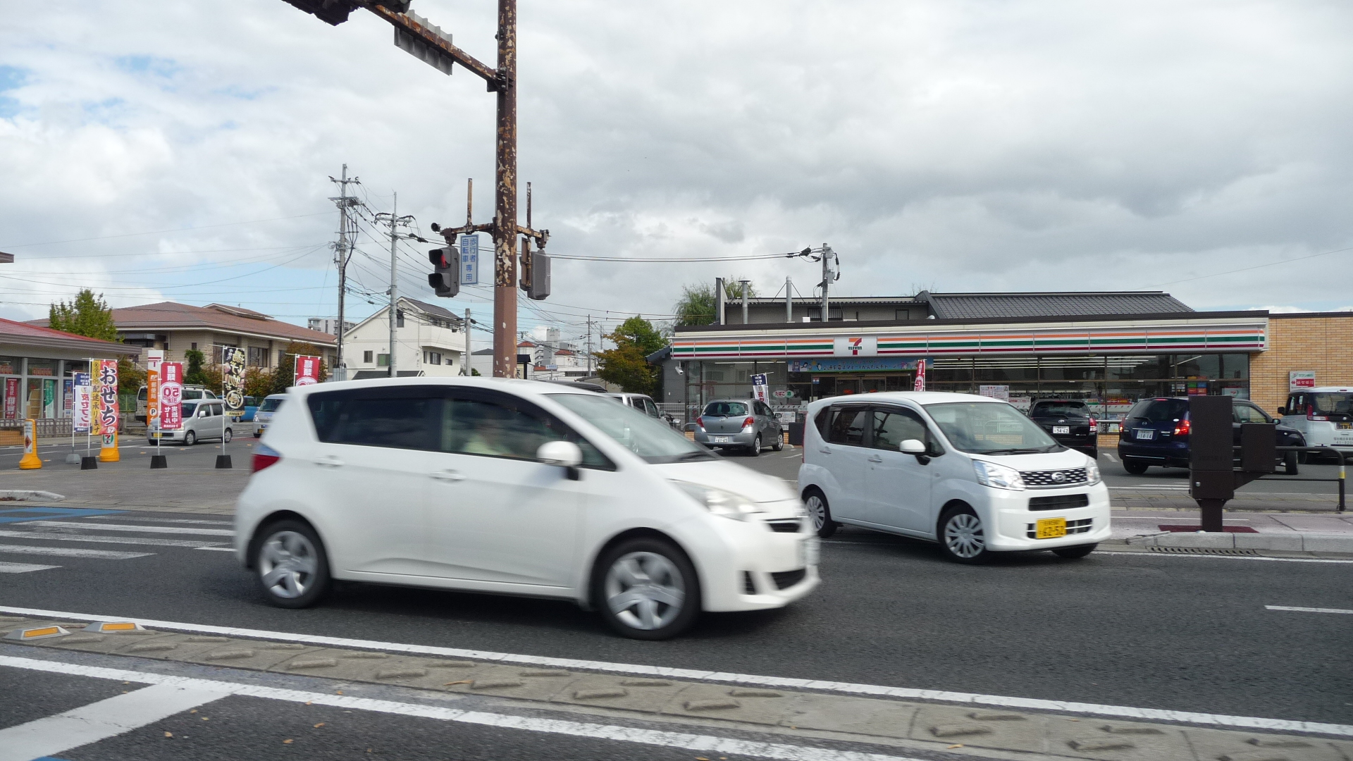 メルヴェイユ コンビ二：ｾﾌﾞﾝｲﾚﾌﾞﾝ 佐賀成章町店　495m