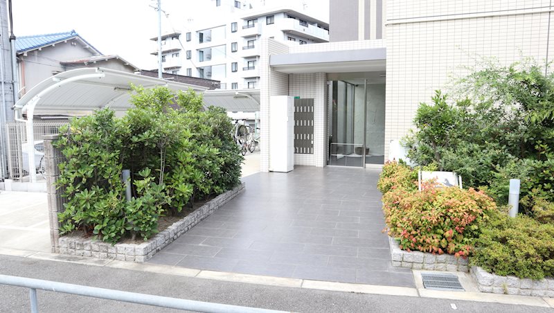 RESIDENCE MIWA エントランス