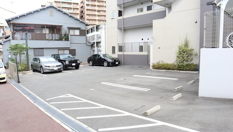 RESIDENCE MIWA 駐車場