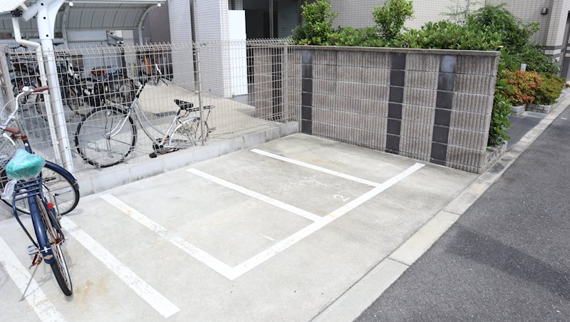 RESIDENCE MIWA バイク置場