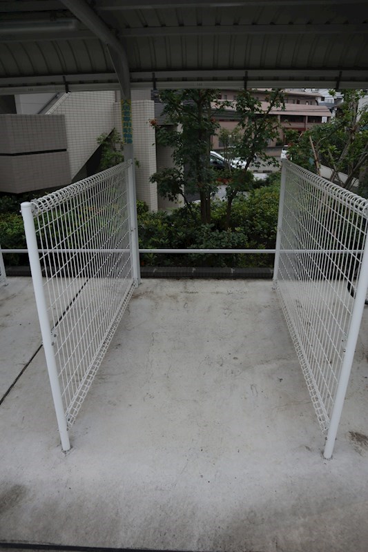 ラフィオレピス 駐輪場