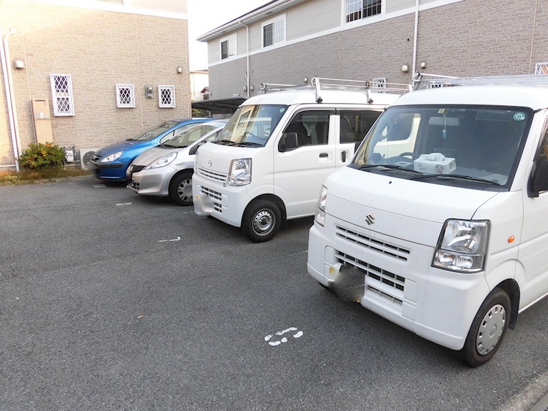 グランシャリオ水尾 駐車場