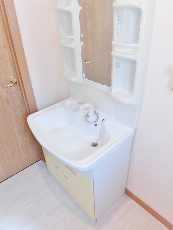 グランシャリオ水尾 シャンプードレッサー付洗面化粧台です