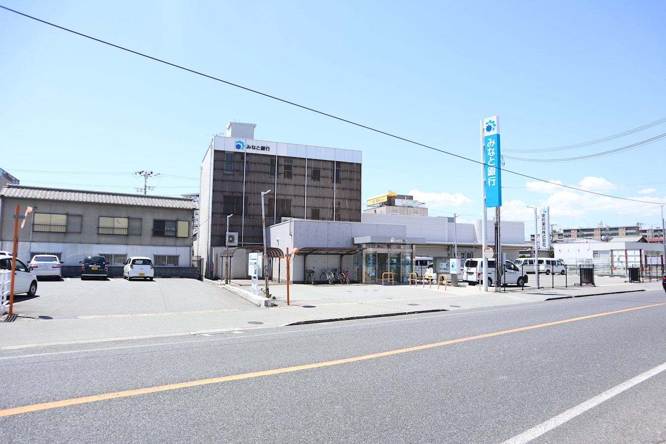 グランシャリオ天川 銀行：みなと銀行御着支店　177m