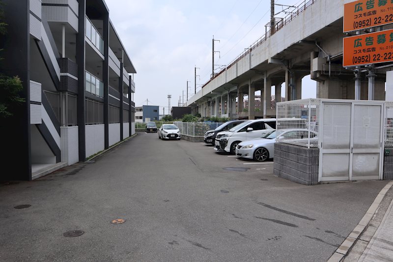 Jパラッツォ 駐車場