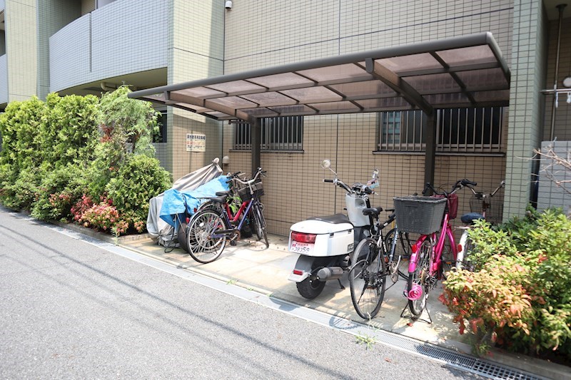 アグレアーブル 駐輪場