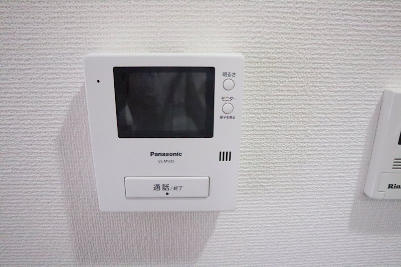 カーサペルソナ テレビモニターインターフォン。突然の来客にも困りません。
