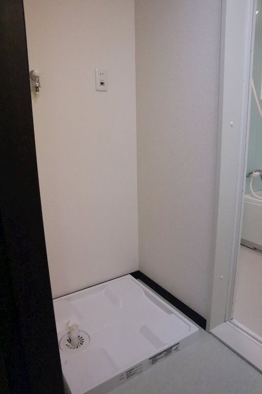 カーサペルソナ 室内洗濯機置場。雨の日に助かります。