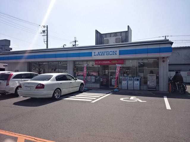 ヴィラージュ上鳥羽口 コンビ二：ﾛｰｿﾝ 油小路祥鳥橋店　310m