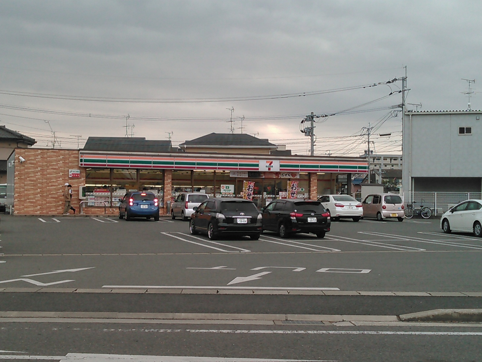 ウィステリア菜花（ウィステリアサイカ） コンビ二：ｾﾌﾞﾝｲﾚﾌﾞﾝ 佐賀兵庫北店　333m