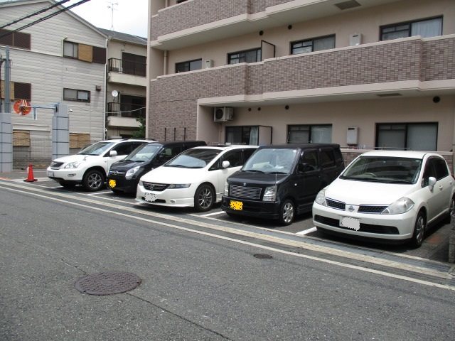 アーバンテラス 駐車場
