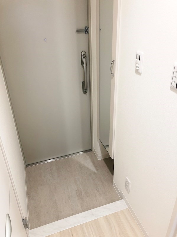 キャナルスクエア 姿見付シューズボックス