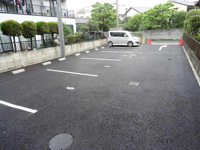 NOBLE HEIM todakoen 駐車場