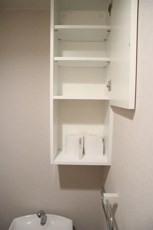パークサイド鷺洲 トイレ内収納棚