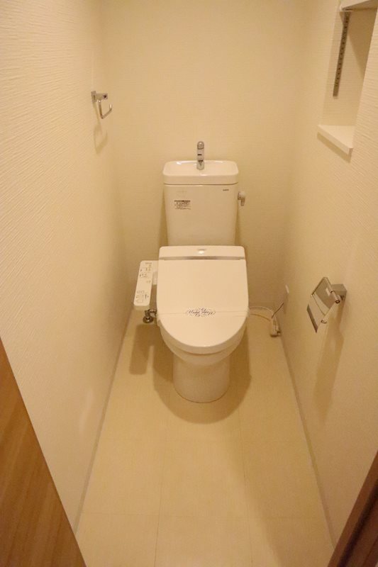 ラルーチェ北大路 温水洗浄暖房つきです。