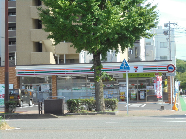 リュエール　デュ　ボヌール コンビ二：ｾﾌﾞﾝｲﾚﾌﾞﾝ 福岡平和台通店　458m