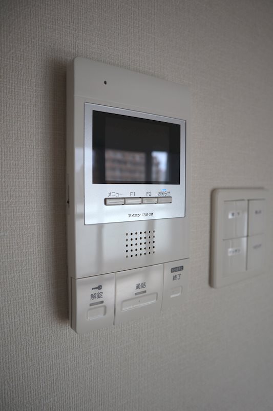 グランシャリオ諏訪野 現地写真（玄関）