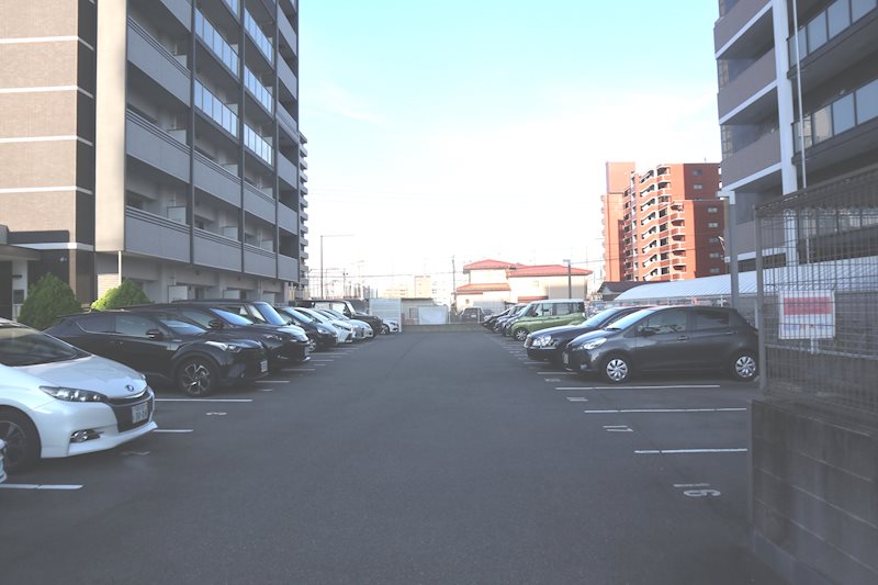 ブラハイツ(Blahights) 駐車場
