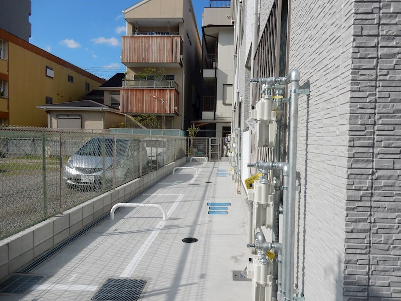 プレジール関目 バイク置場