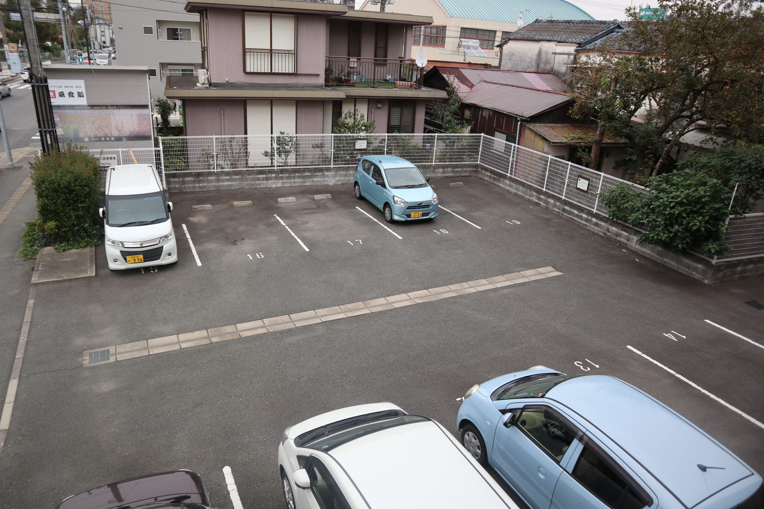 グランドアマレイⅦ番館 駐車場