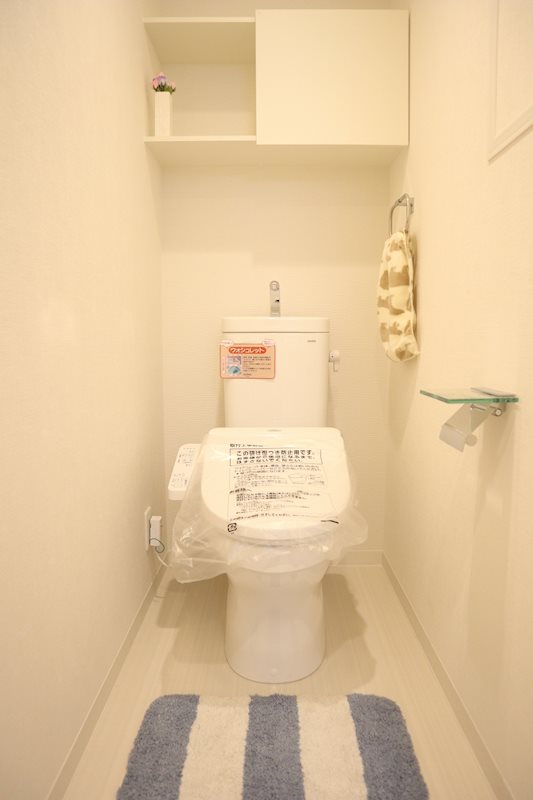 ラ・メゾンヴェール上町 トイレは安心のウォシュレット。毎日使うものだから清潔に保てるととてもうれしいですね。