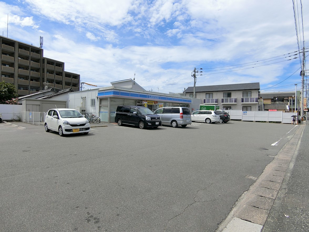 セルブ春町　G－EXECUTIVE コンビ二：ﾛｰｿﾝ 博多春町三丁目店　270m