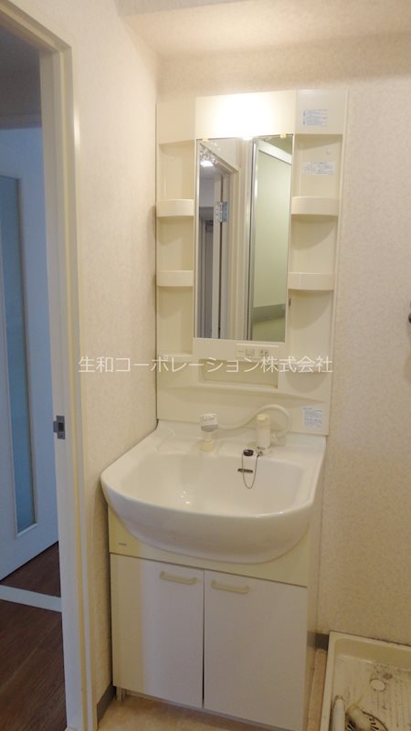 オーガストプラザ 同仕様写真（リビング）